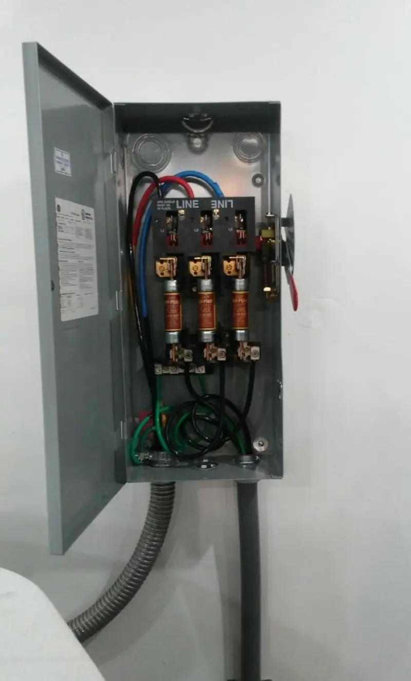 Three-phase disconnect switch installed for Smoke Detector Installation in San Marcos